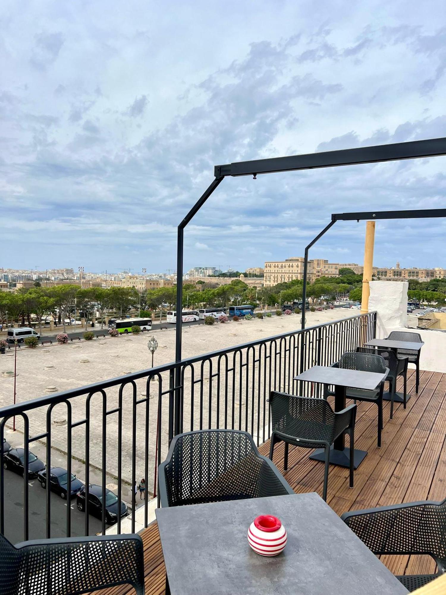 Florette Suite 1Br With Stunning Lounge Terrace By Arcobnb Il-Furjana Buitenkant foto