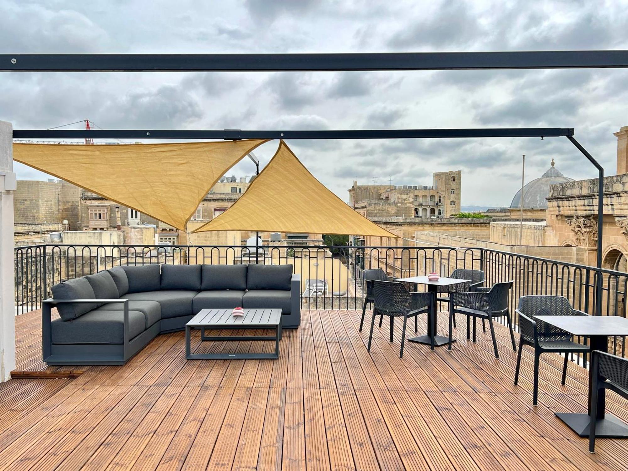 Florette Suite 1Br With Stunning Lounge Terrace By Arcobnb Il-Furjana Buitenkant foto